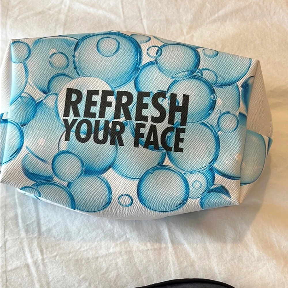 Neutrogena Makeup Bag & Black Sleep Mask for Immersive Relaxation